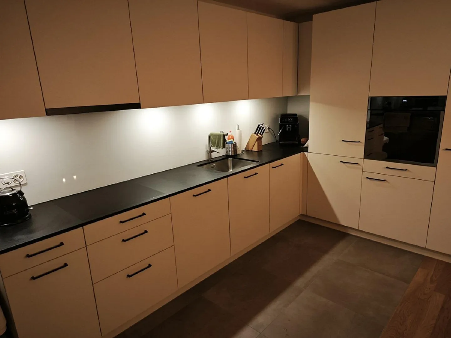 Charming 2.5-room apartment on Bahnhofstrasse in Lyss - available immediately - Photo 4 of 11
