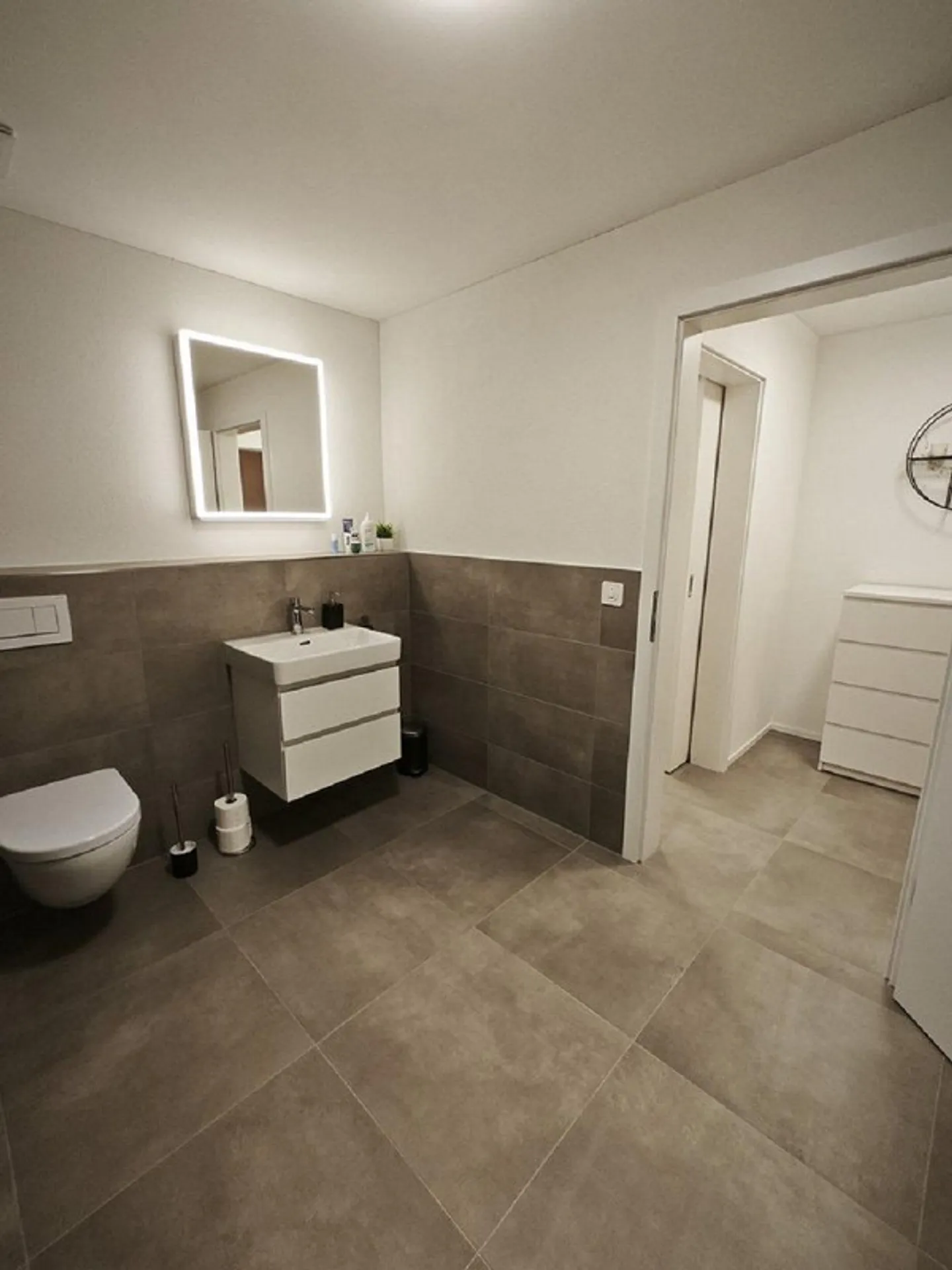 Charming 2.5-room apartment on Bahnhofstrasse in Lyss - available immediately - Photo 10 of 11