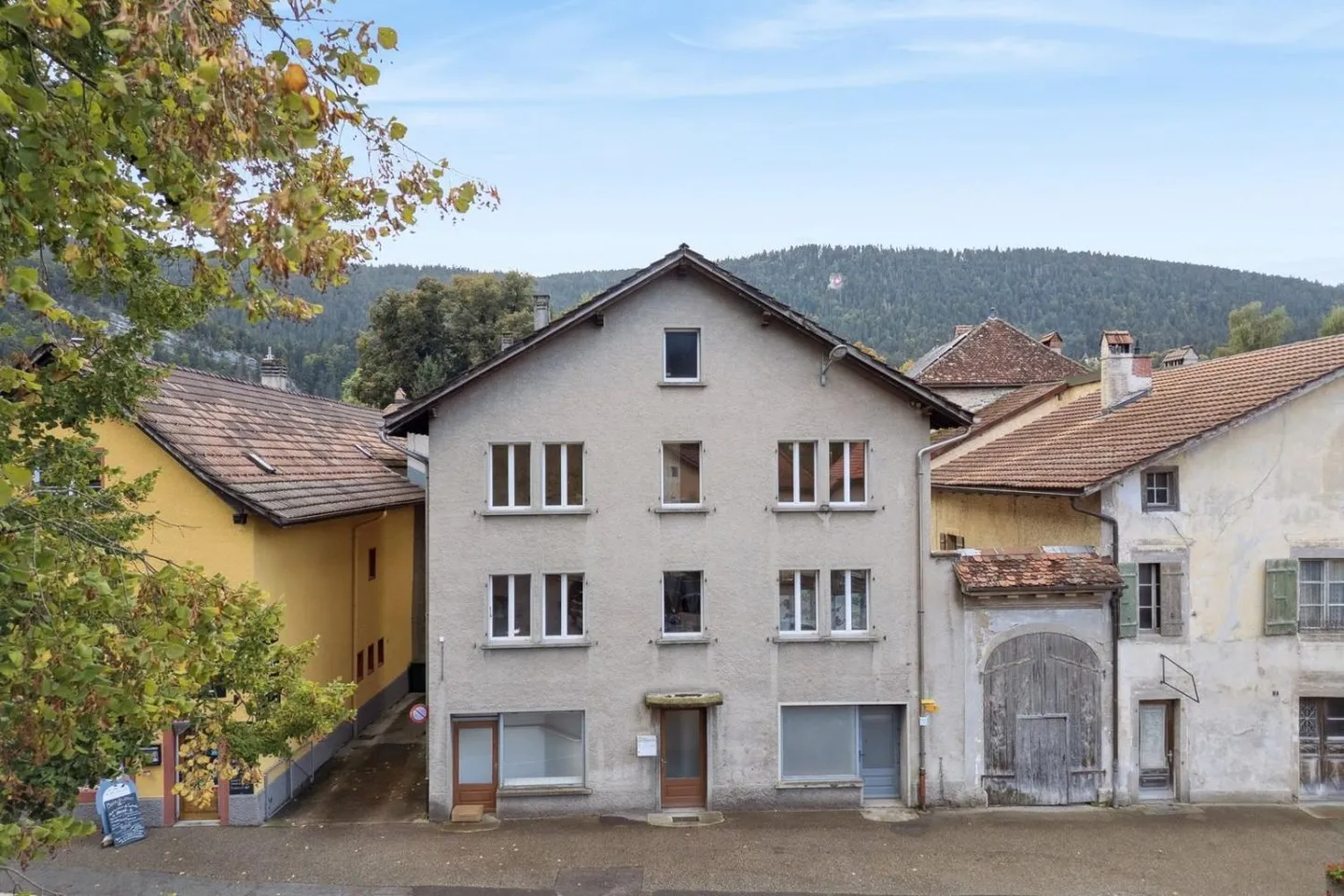 House in the city center of Môtiers, ideal for a large family - Photo 5 of 13