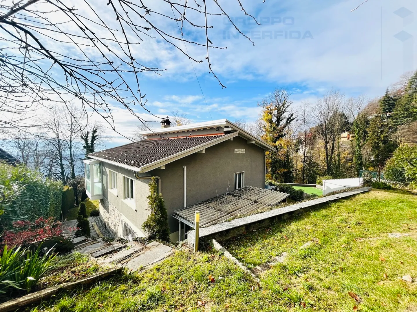 SCHÖNES EINFAMILIENHAUS IM GRÜNEN - Foto 1 von 20