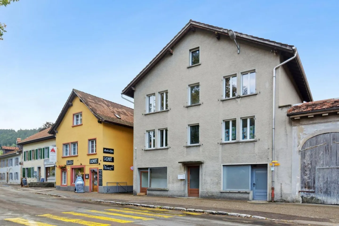 House in the city center of Môtiers, ideal for a large family - Photo 6 of 13