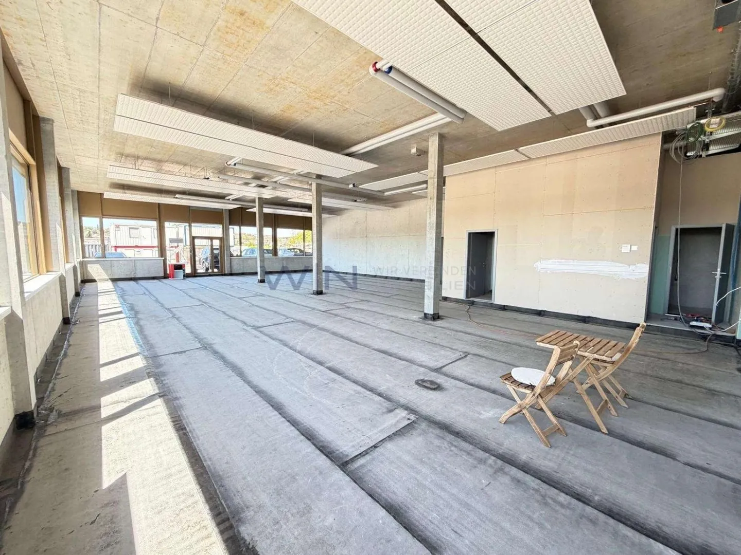 Modern office spaces for flexible rental - Photo 2 of 12