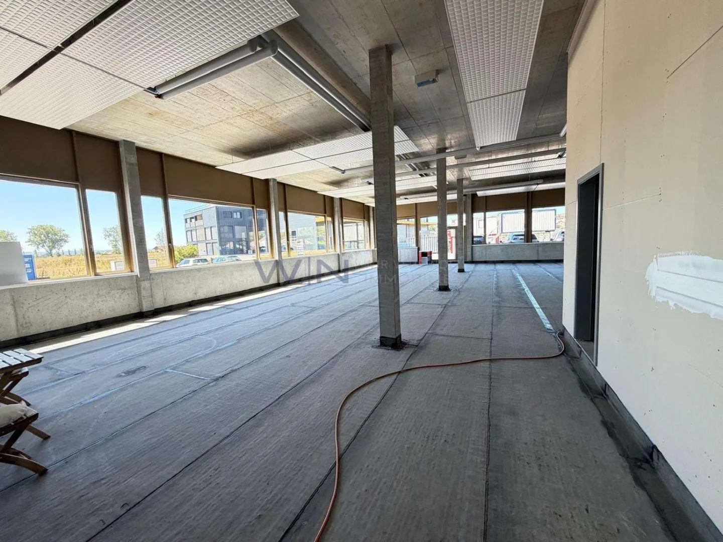 Modern office spaces for flexible rental - Photo 3 of 12