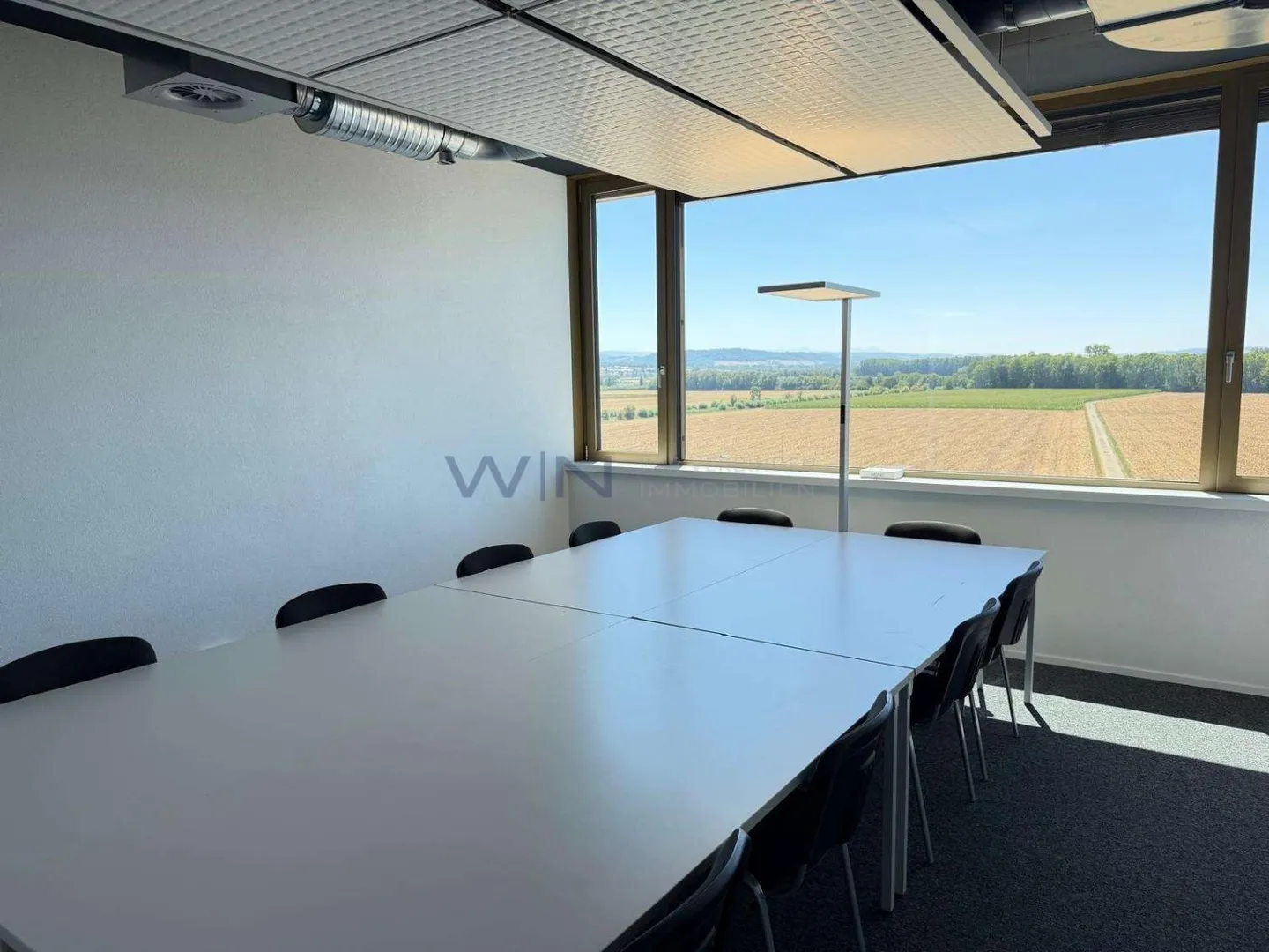 Modern office spaces for flexible rental - Photo 11 of 12