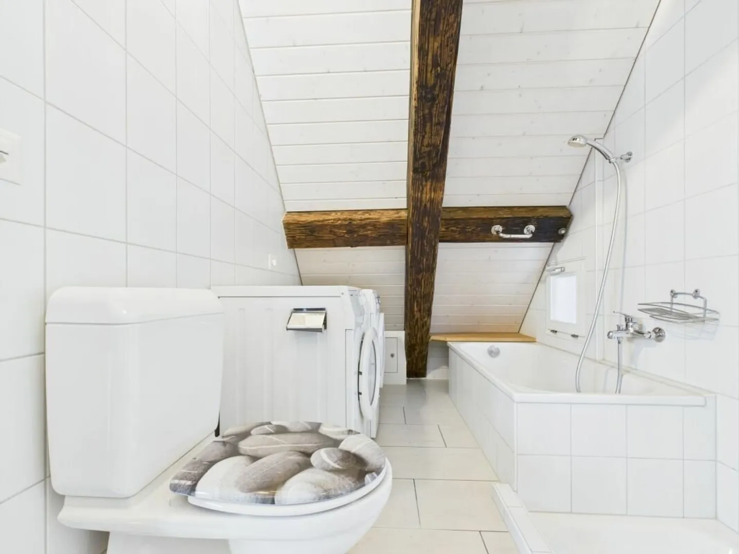 Cozy 5-Room Maisonette Apartment - Photo 8 of 8