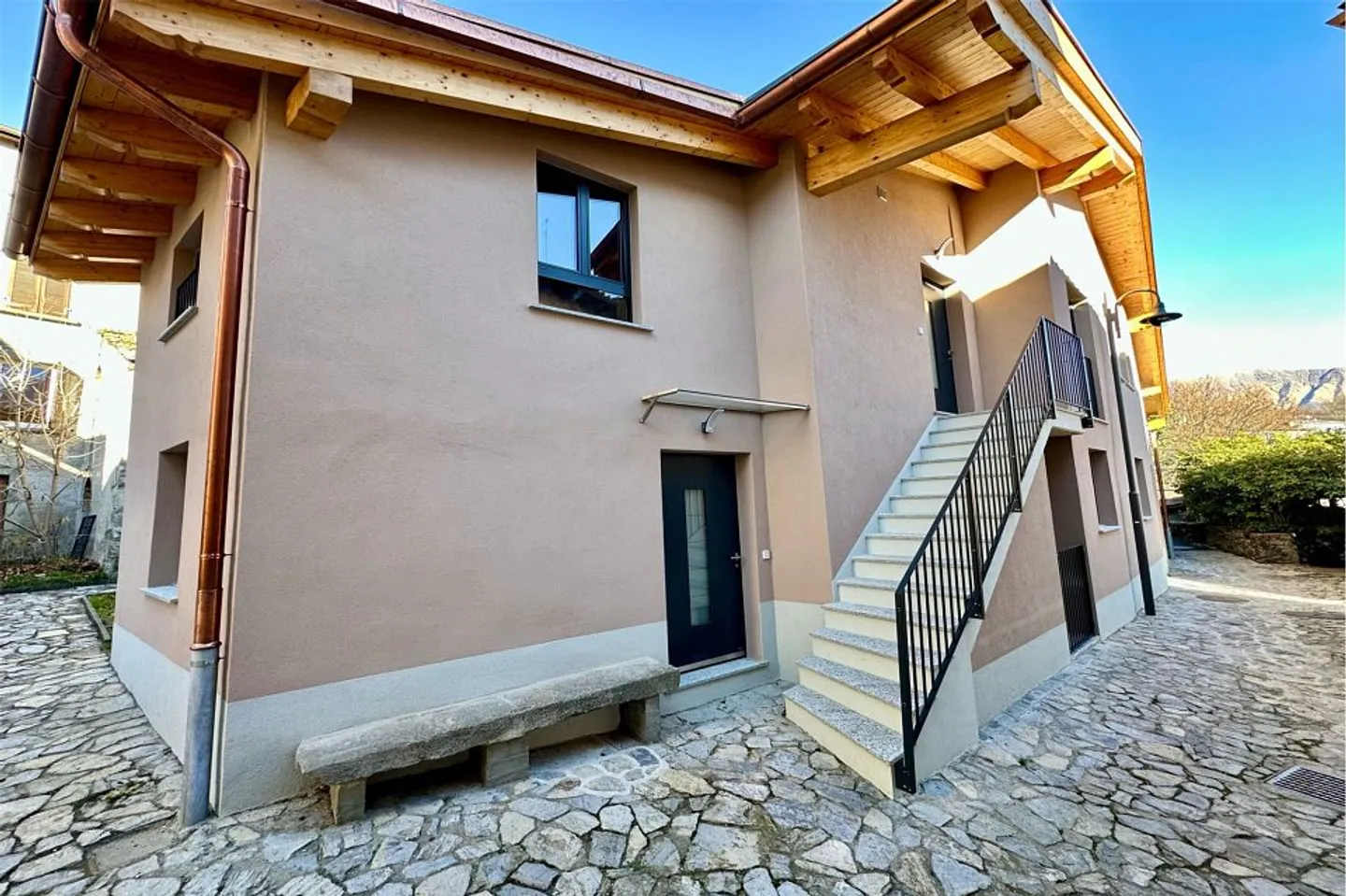 Elegantes und energieeffizientes Reihenhaus mit Aussicht in Lopagno - Foto 1 von 13