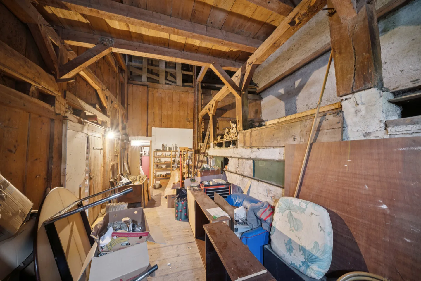 Mixed-use building for sale - Photo 16 of 18