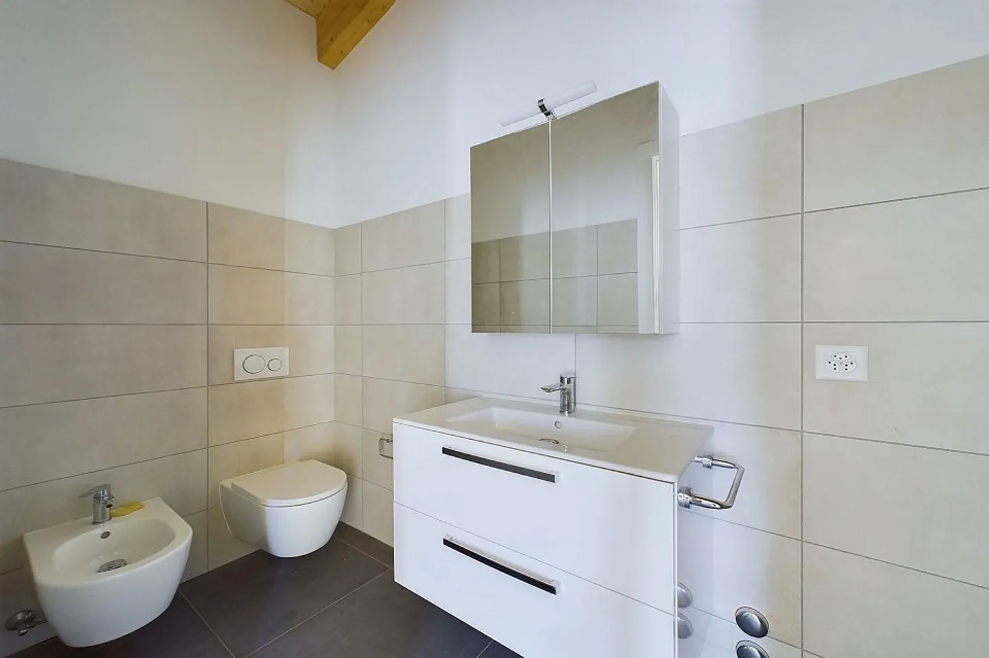 Elegantes und energieeffizientes Reihenhaus mit Aussicht in Lopagno - Foto 10 von 13