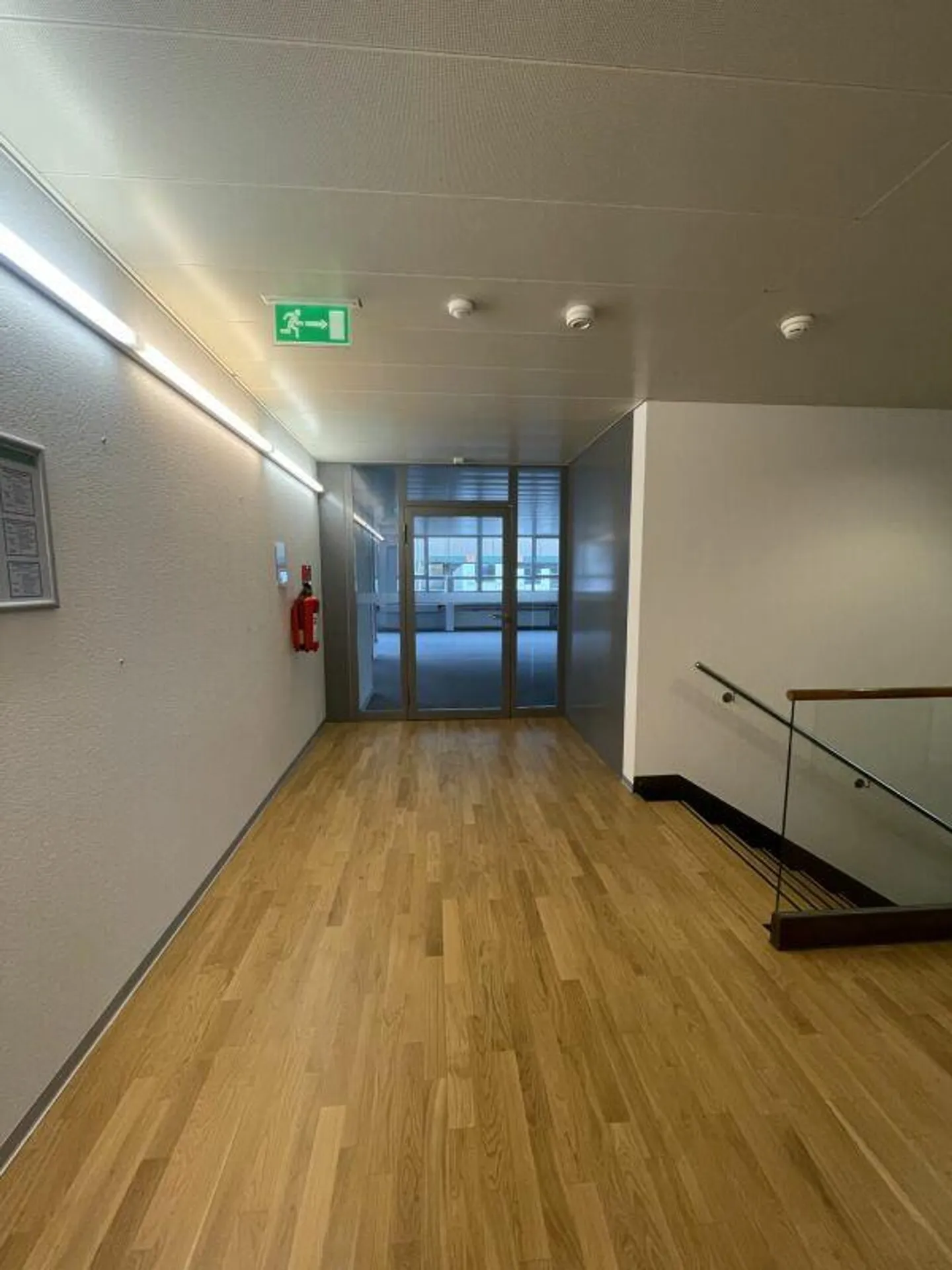 Ufficio e spazio commerciale in affitto - Foto 13 di 19