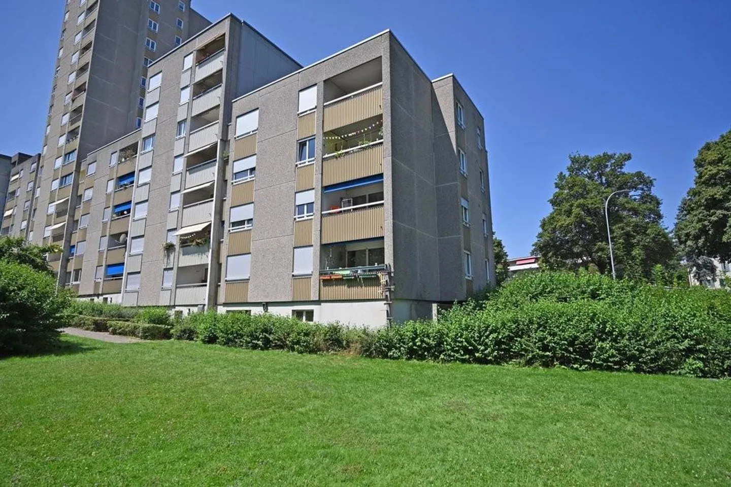 BEAUTIFUL, BRIGHT 2.5-ROOM APARTMENT IN KLEEFELD - Photo 1 of 9