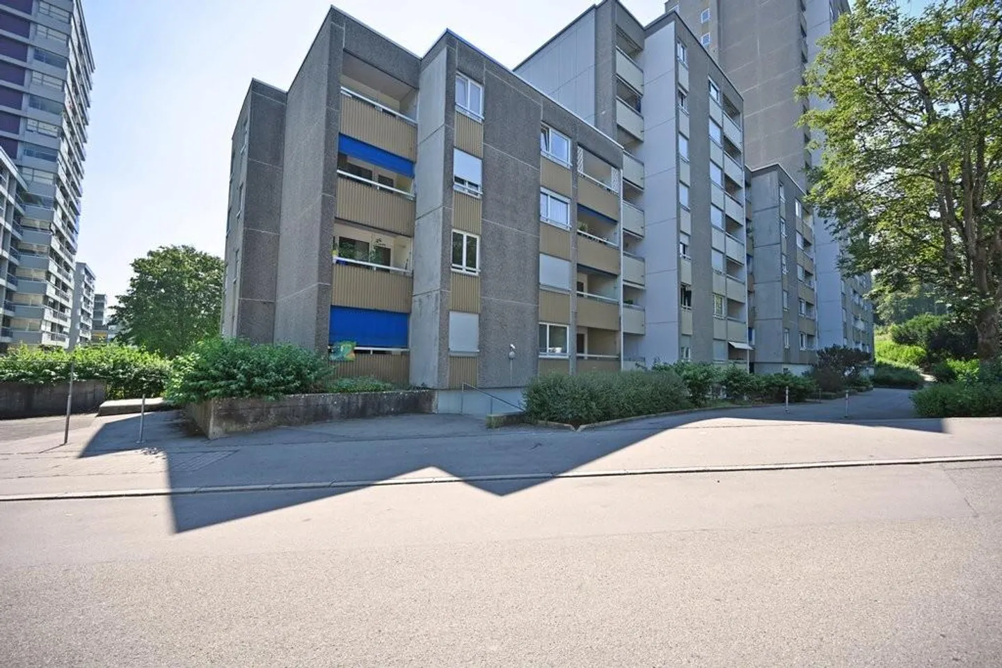 BEAUTIFUL, BRIGHT 2.5-ROOM APARTMENT IN KLEEFELD - Photo 2 of 9