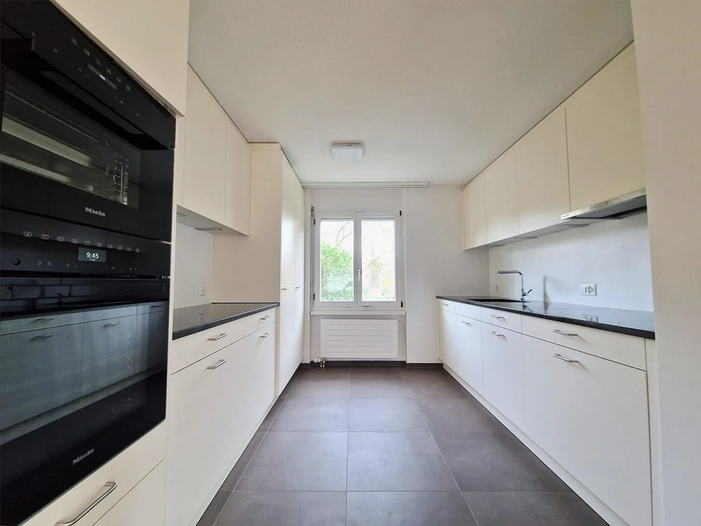 Charmante maison individuelle de 4,5 pièces avec jardin et garage à Eglisau - Photo 4 sur 12