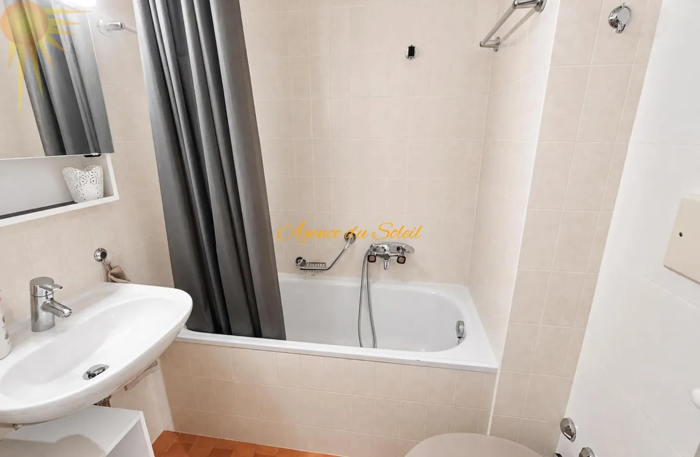 Charming 3.5-Room Apartment - Photo 11 of 12
