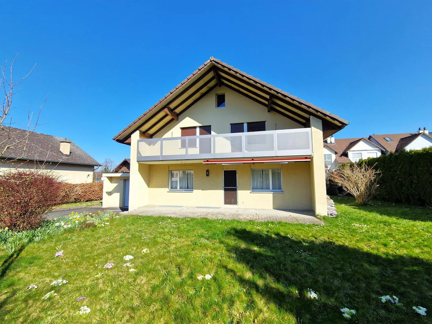 Charmante maison individuelle de 4,5 pièces avec jardin et garage à Eglisau - Photo 1 sur 12