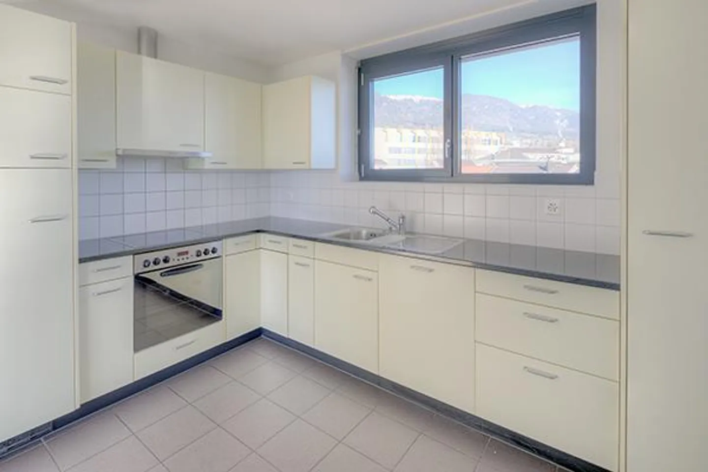RENT WITHOUT DEPOSIT - Start dreaming! - Photo 3 of 9
