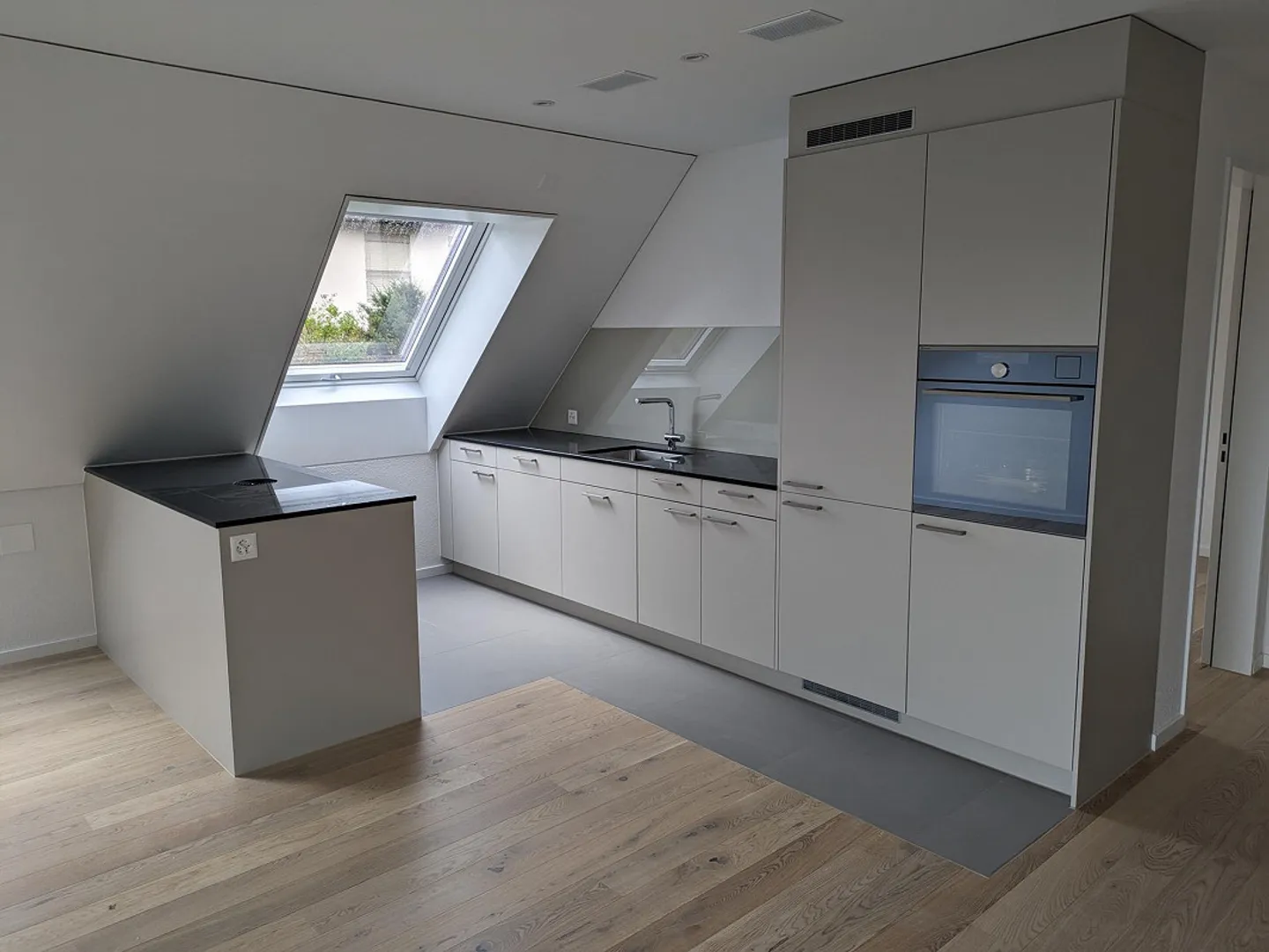 Appartamento moderno di 4,5 locali con grande balcone a Niederglatt (ZH) - Foto 2 di 11