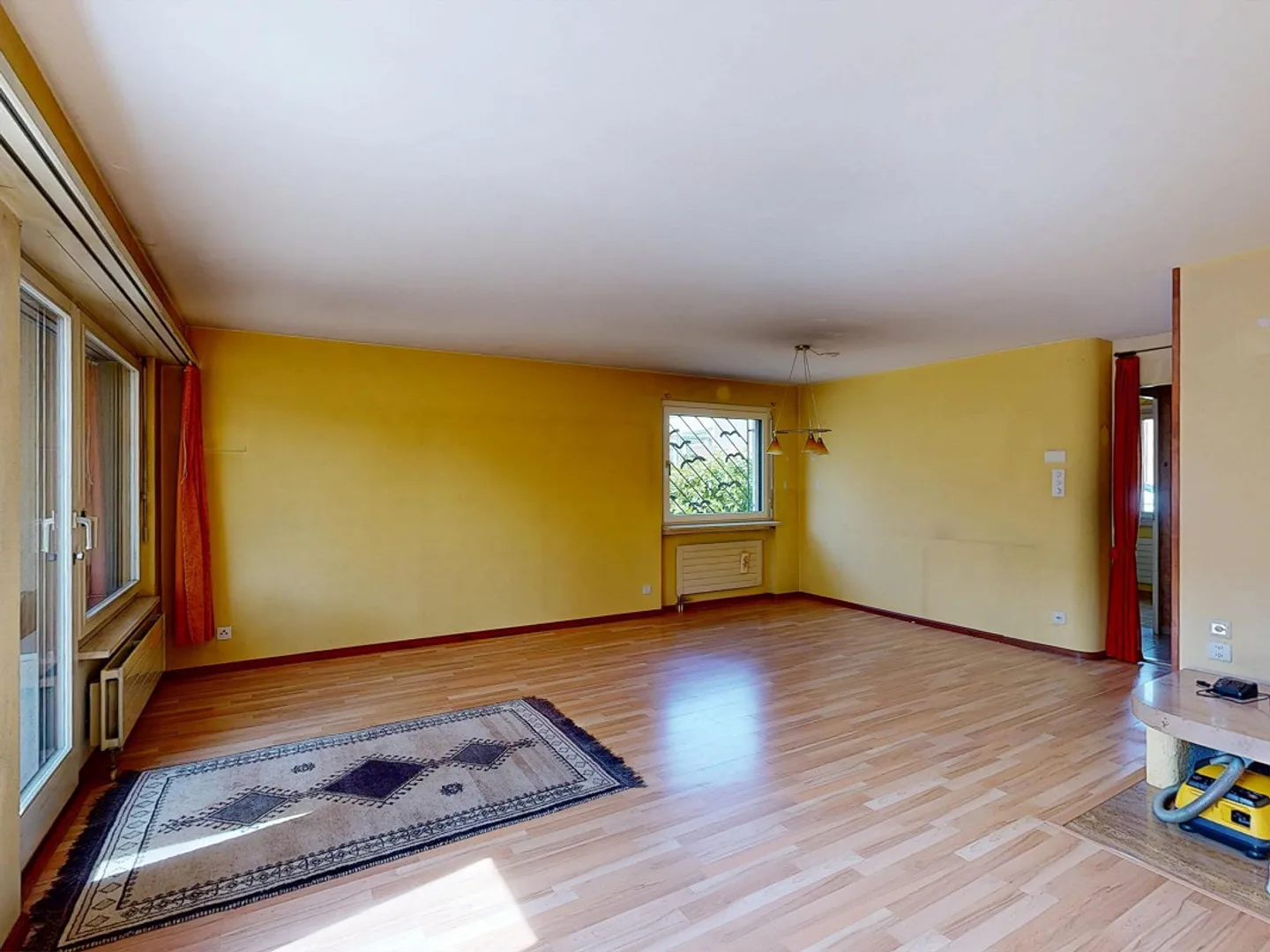 5.5-Room Semi-Detached House in a Popular Residential Area in Muttenz - Photo 3 of 16