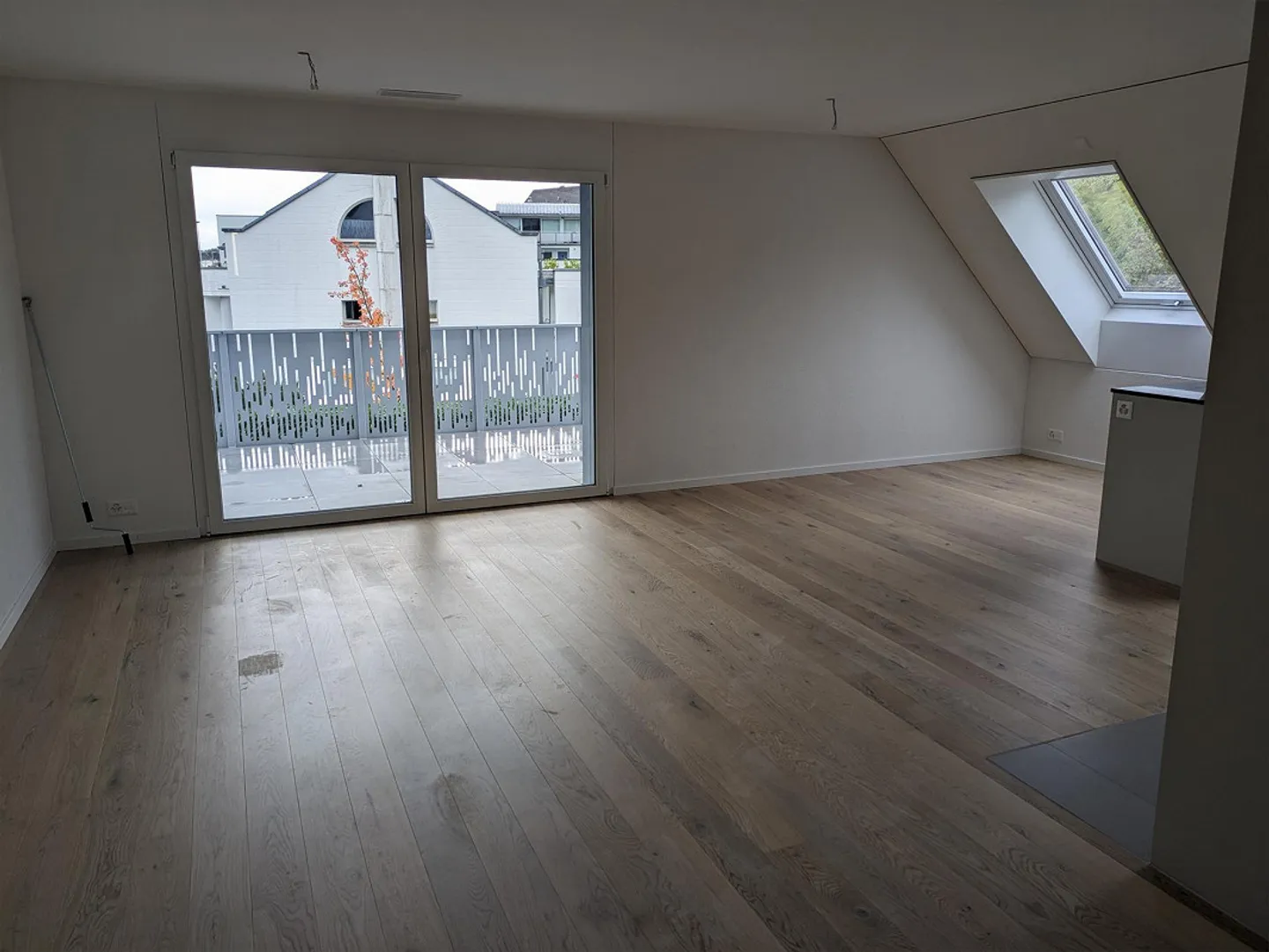 Appartamento moderno di 4,5 locali con grande balcone a Niederglatt (ZH) - Foto 3 di 11