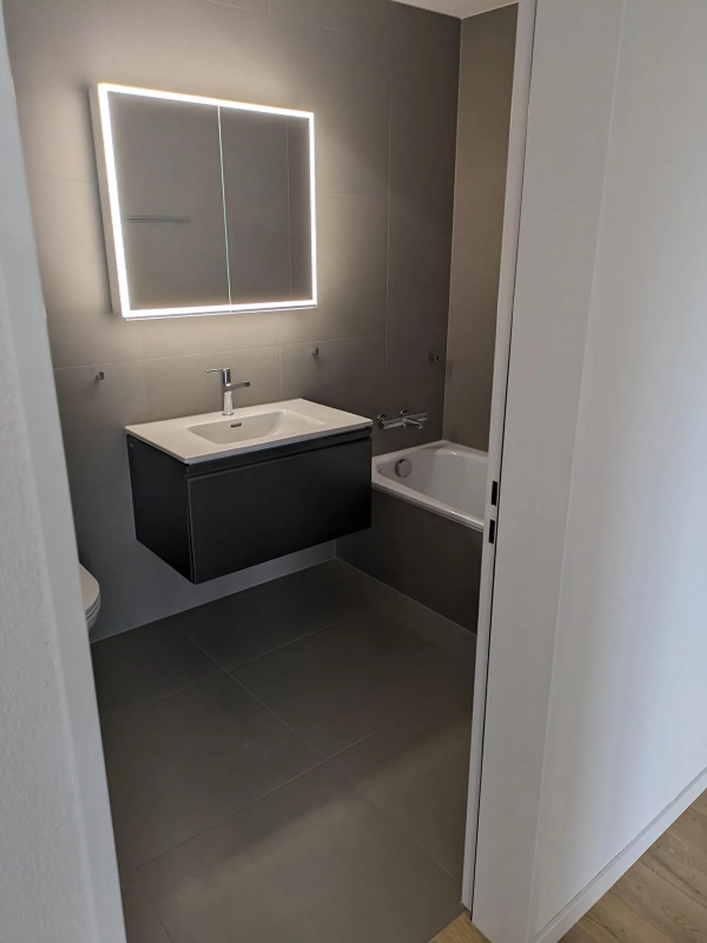 Appartamento moderno di 4,5 locali con grande balcone a Niederglatt (ZH) - Foto 7 di 11