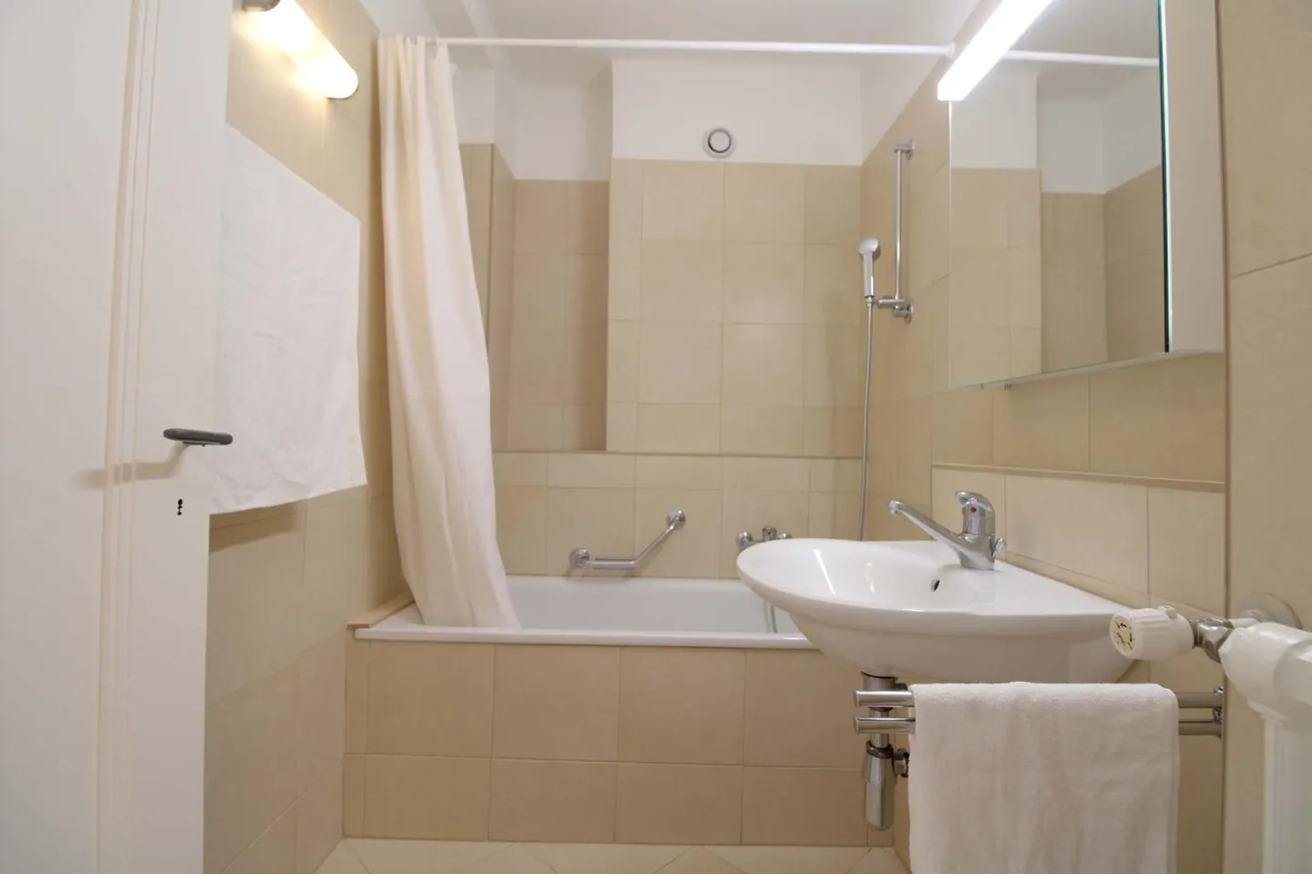 Modern Coliving between the Lake and the City in Lausanne - Photo 15 of 22