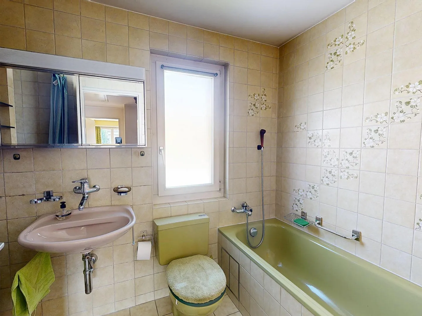 5.5-Room Semi-Detached House in a Popular Residential Area in Muttenz - Photo 9 of 16