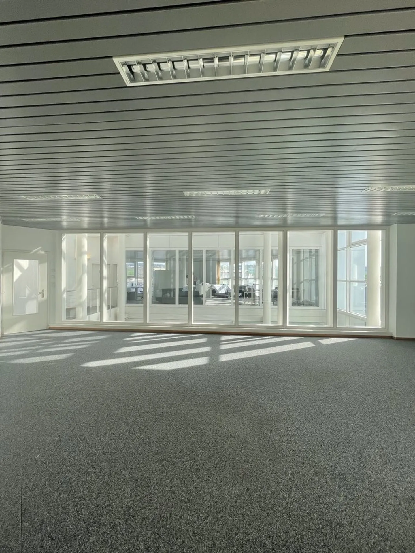 ROMONT - Commercial space - Photo 2 of 3