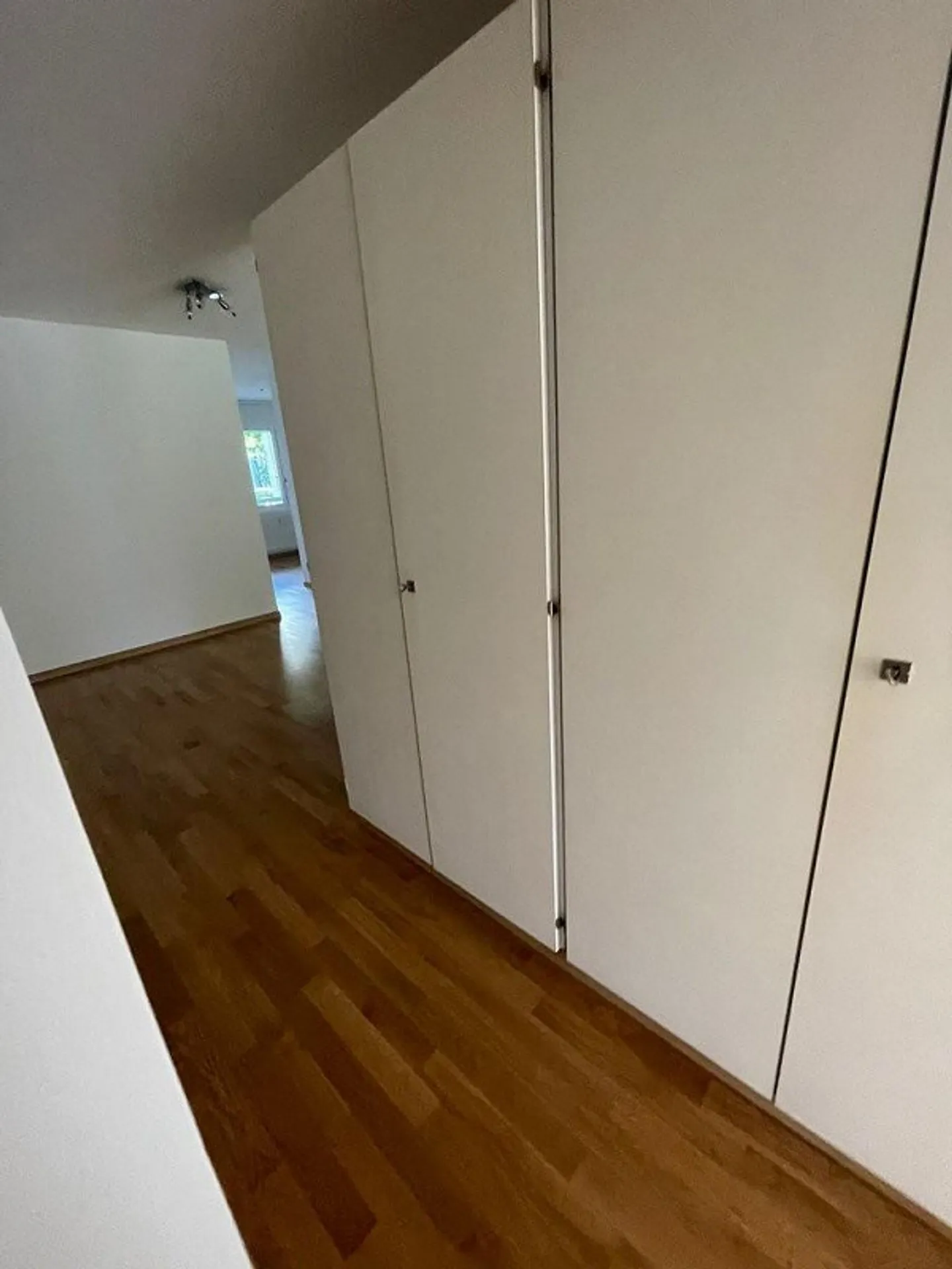 BEAUTIFUL, BRIGHT 2.5-ROOM APARTMENT IN KLEEFELD - Photo 7 of 9