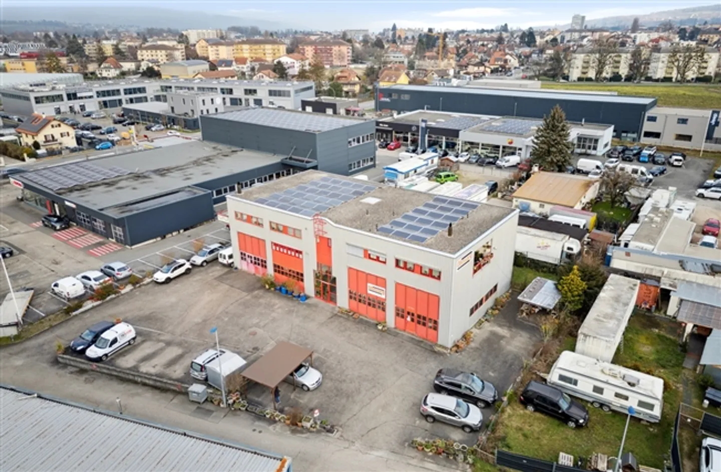 Bâtiment à usage mixte dans une zone commerciale - Photo 13 sur 13