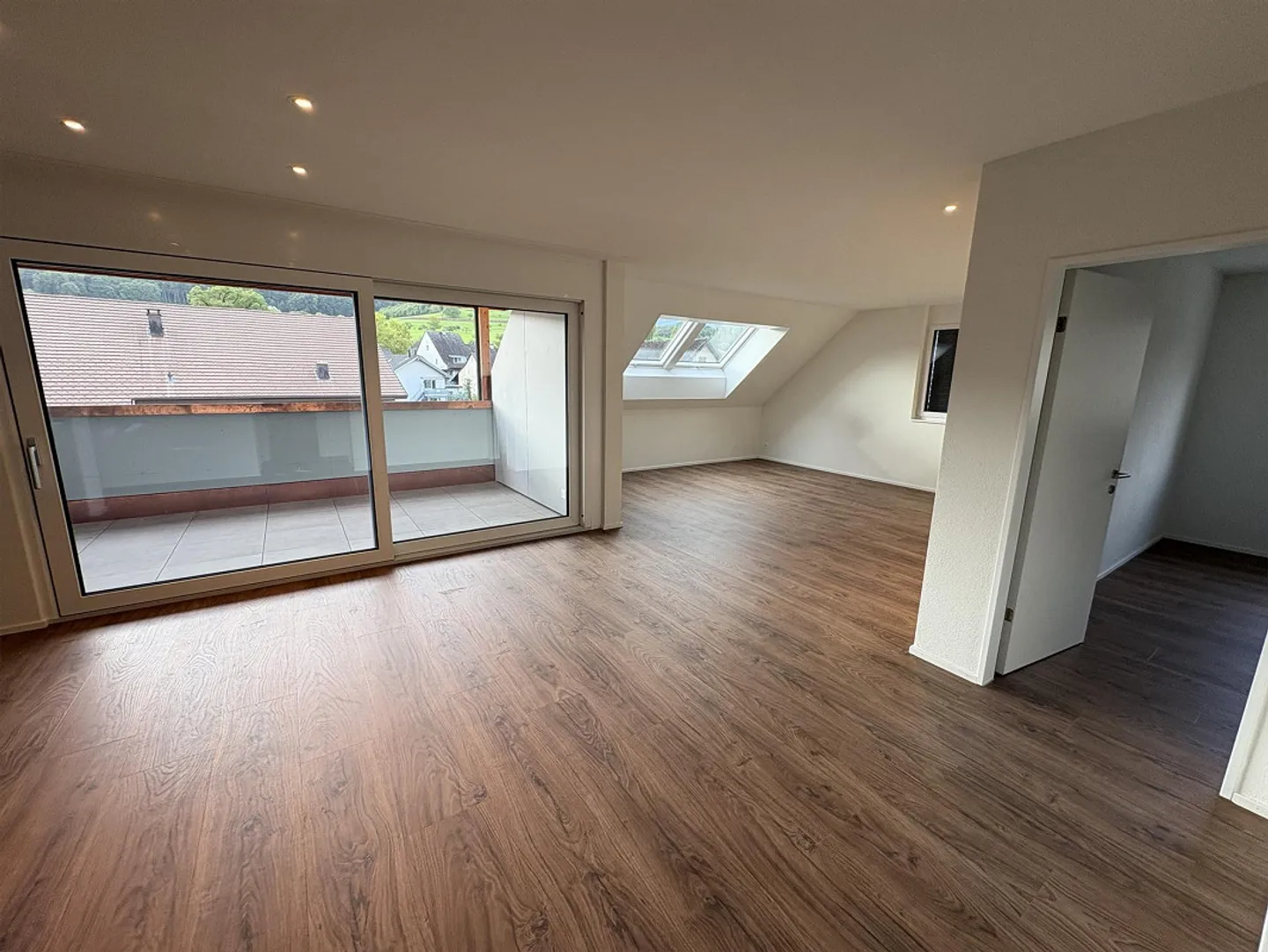 Erstvermietung:  neue Top 3.5 Zi- Dachwohnung im Zentrum von Ziefen - Foto 7 von 9