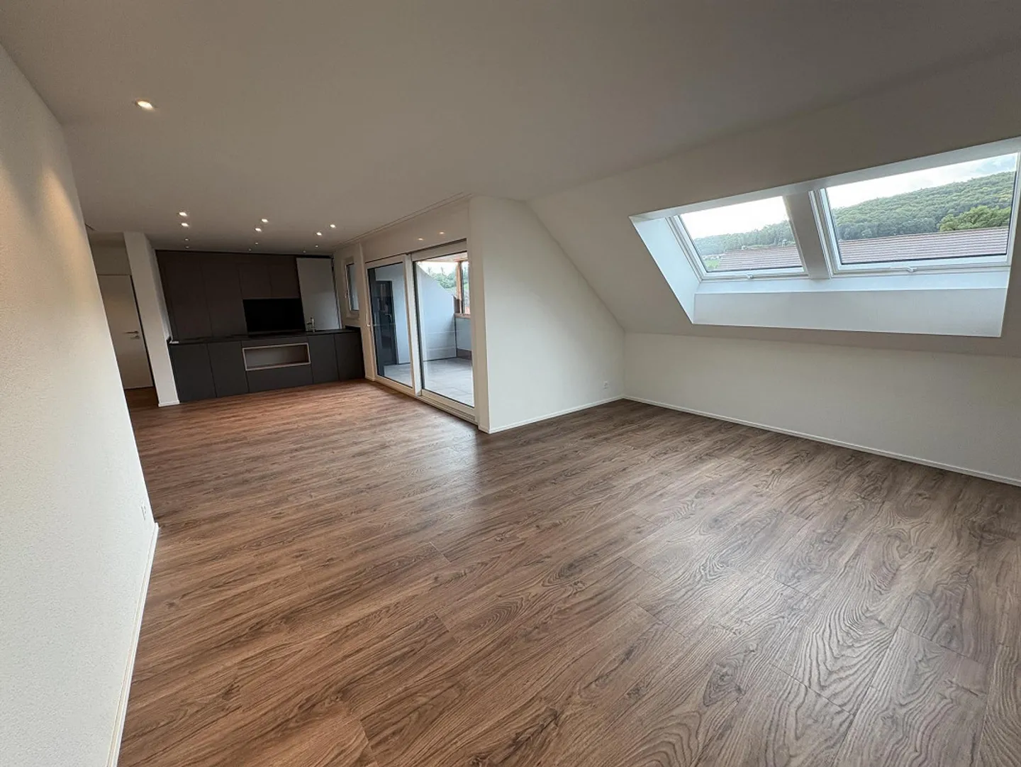 Erstvermietung:  neue Top 3.5 Zi- Dachwohnung im Zentrum von Ziefen - Foto 8 von 9