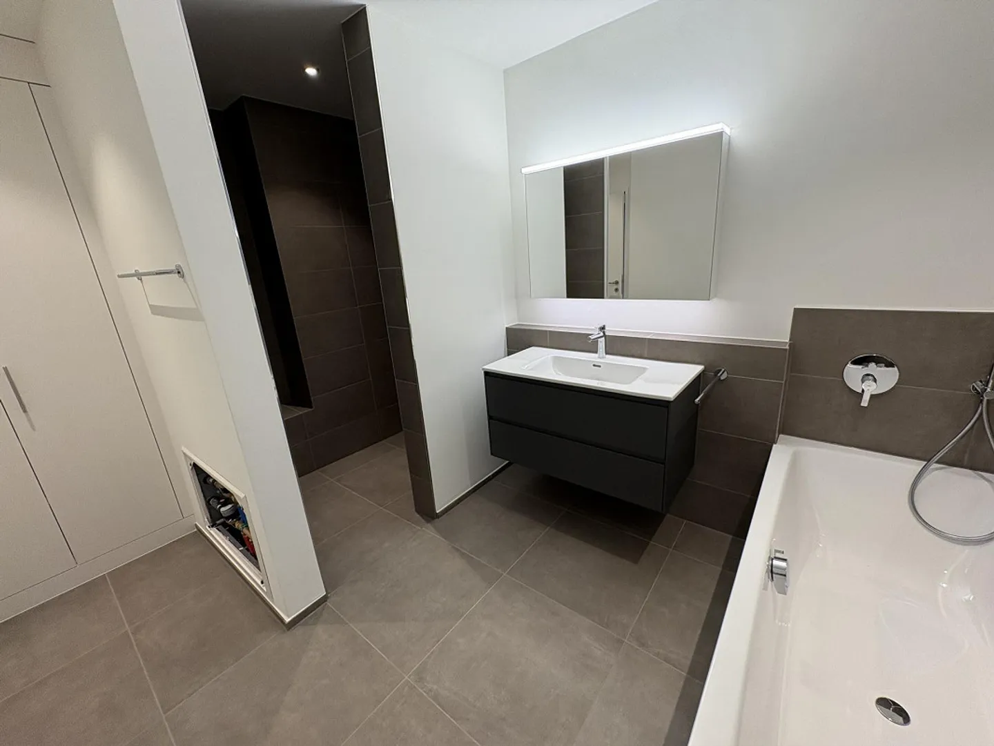 Erstvermietung:  neue Top 3.5 Zi- Dachwohnung im Zentrum von Ziefen - Foto 5 von 9