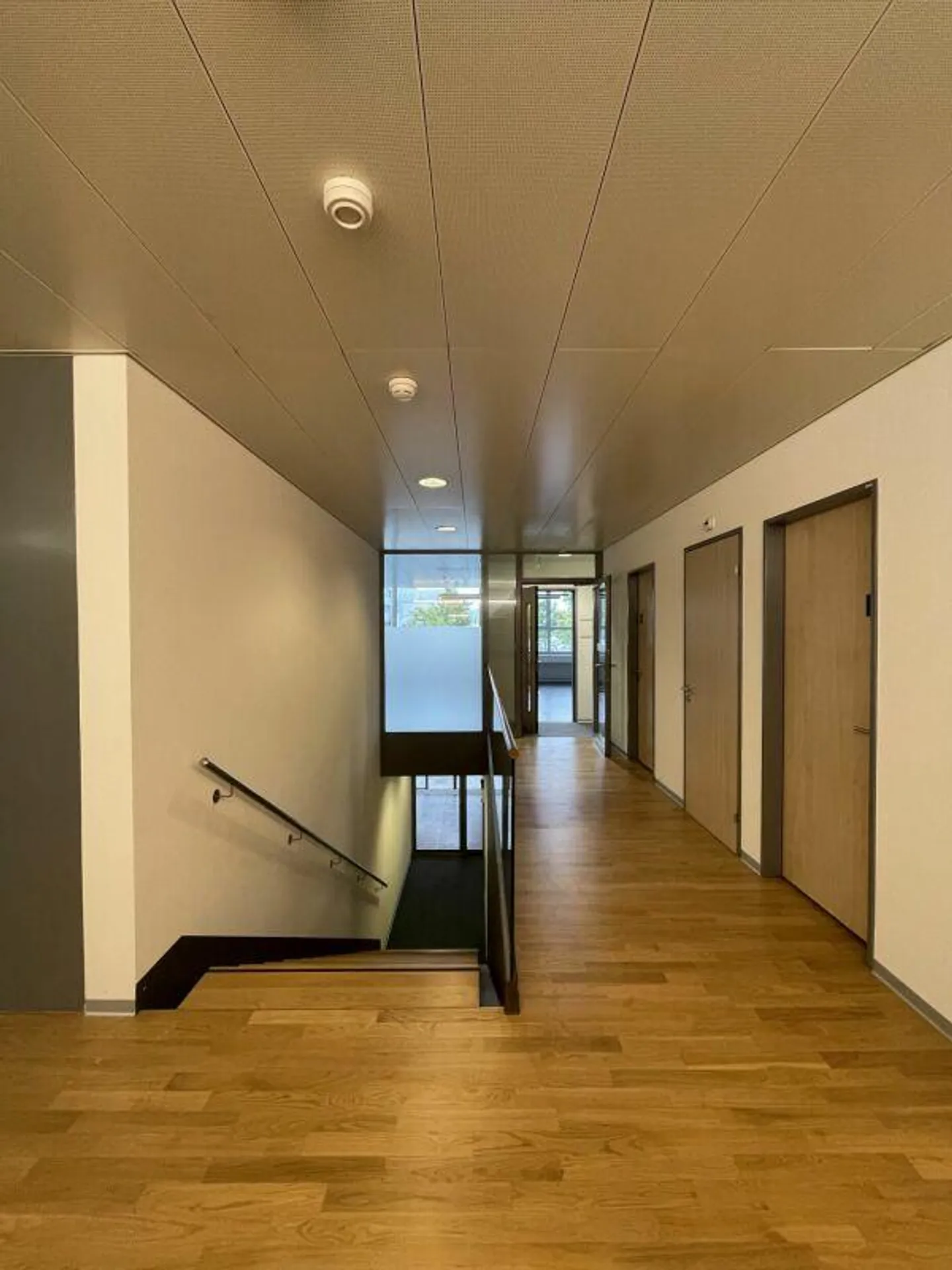 Ufficio e spazio commerciale in affitto - Foto 16 di 19