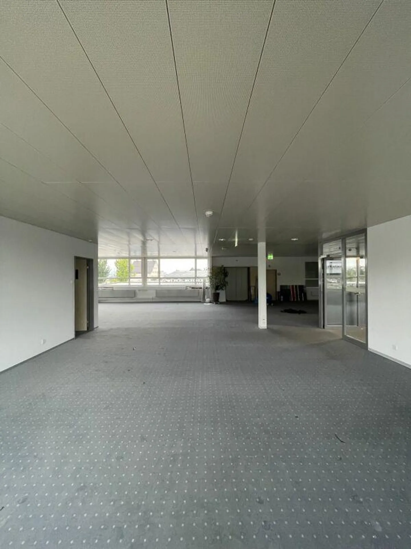 Ufficio e spazio commerciale in affitto - Foto 18 di 19