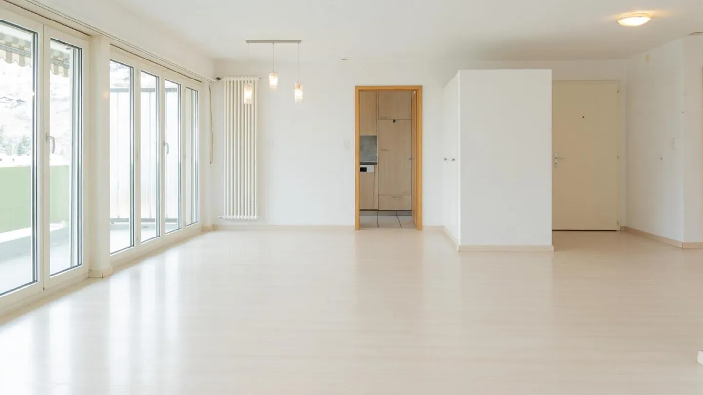 Appartamento interessante con 4 stanze in una posizione attraente a Visp - Foto 3 di 8