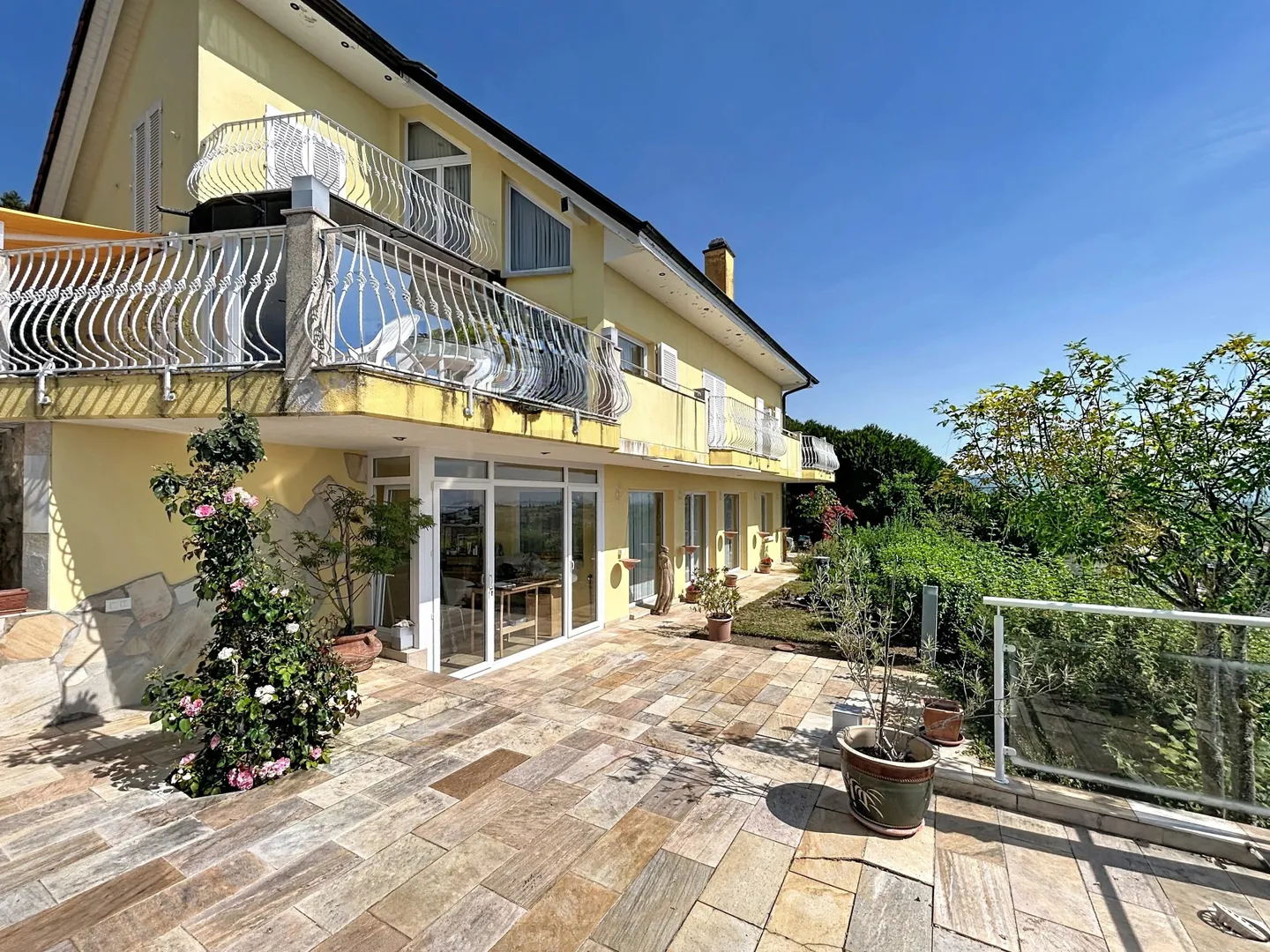 A Jewel of Nature with Panoramic Views of the Lake and the Alps - Photo 5 of 19