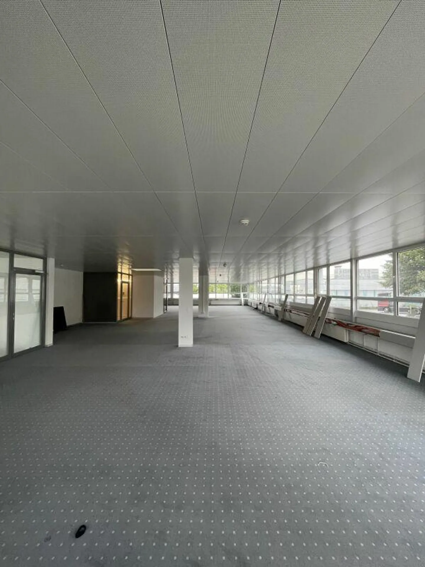 Ufficio e spazio commerciale in affitto - Foto 19 di 19