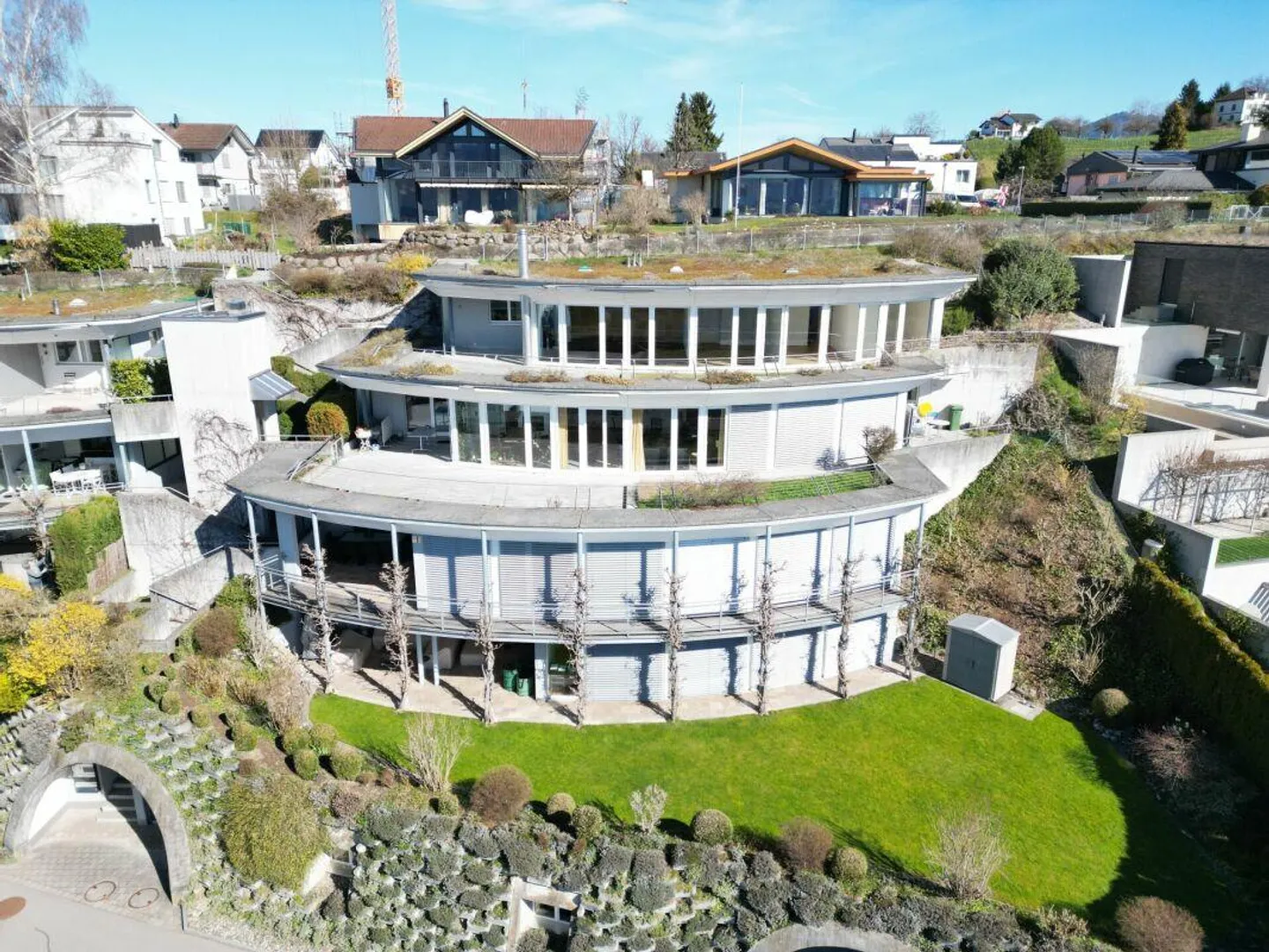 Exklusive 4.5-Zimmer-Attika-Terrassenwohnung mit Panoramasicht - Foto 1 di 8