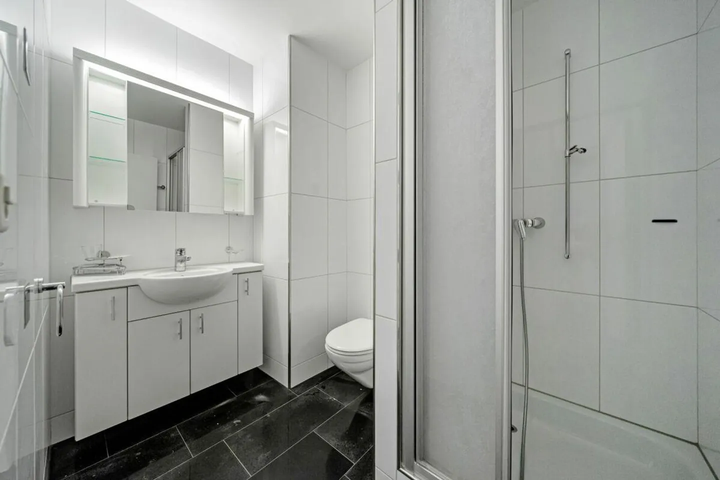 Spacious 3.5 Room Garden Apartment - Photo 8 of 10