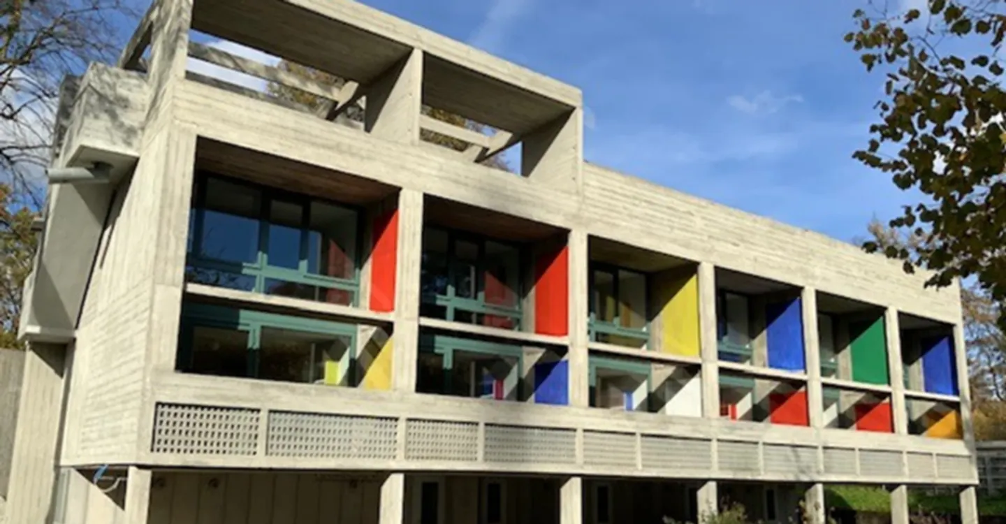 Vivre dans une icône de l'architecture suisse | Appartement unique de 3,5 pièces dans l'ensemble Atelier-5 classé à Flamatt - Photo 8 sur 13