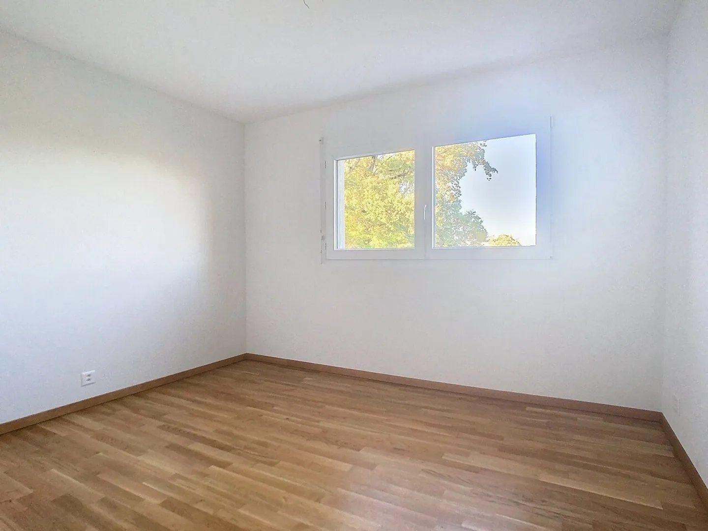 SUPERBE 4½ moderne Zimmer, gebaut im Jahr 2018 - Foto 3 von 11