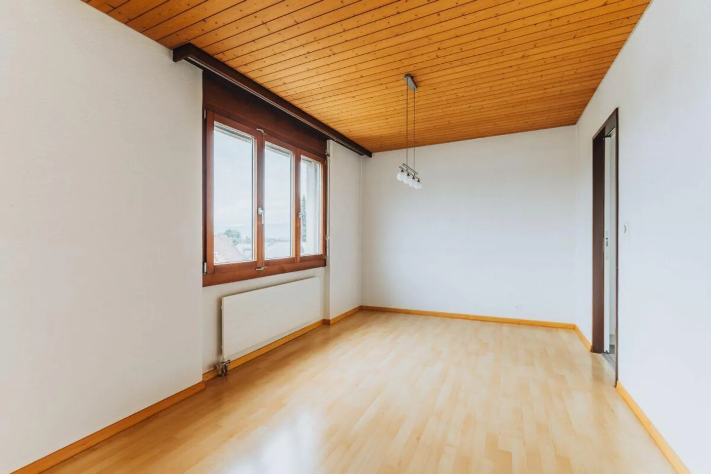Casa bifamiliare (2x 4 stanze) in posizione tranquilla - Foto 8 di 12