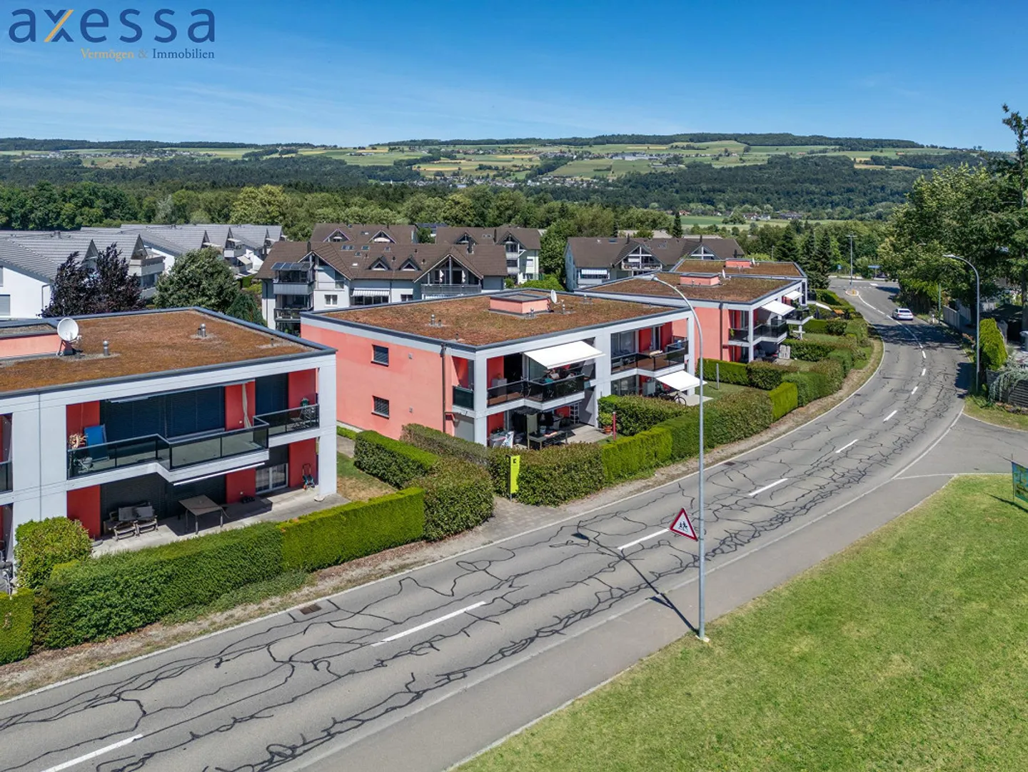 3.5 Room Garden Apartment with Private Garden Area in Fischbach-Göslikon - Photo 8 of 13