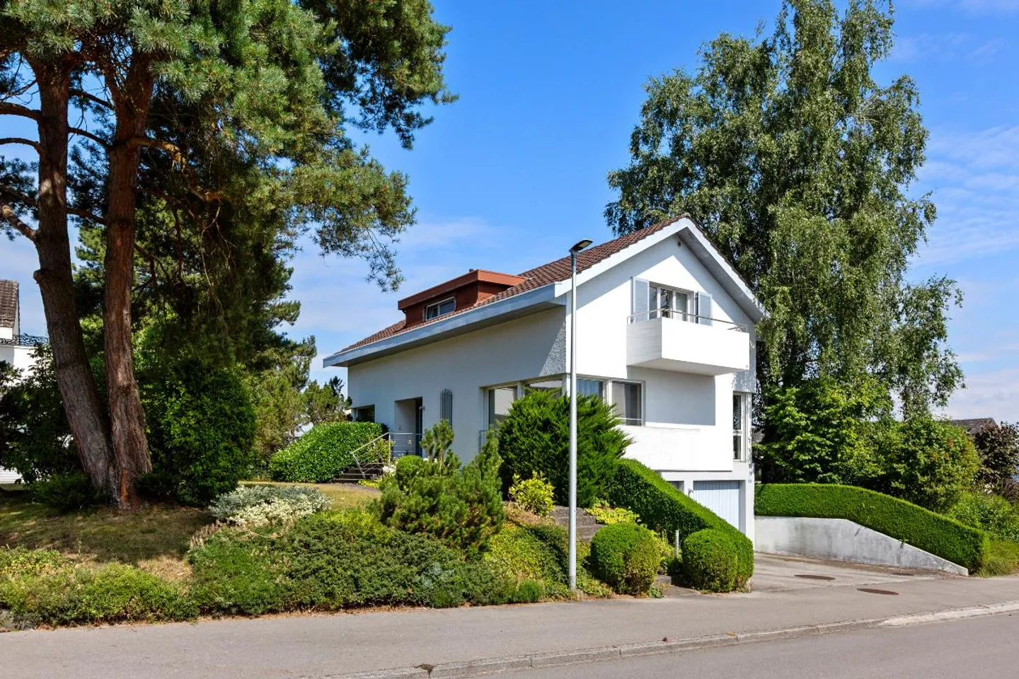 Begehrtes Einfamilienhaus in familiärem und ruhigen Wohnquartier - Foto 1 von 5