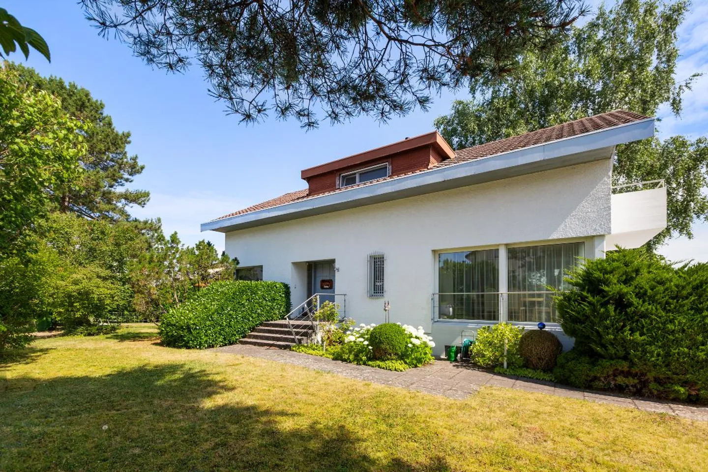 Begehrtes Einfamilienhaus in familiärem und ruhigen Wohnquartier - Foto 3 von 5