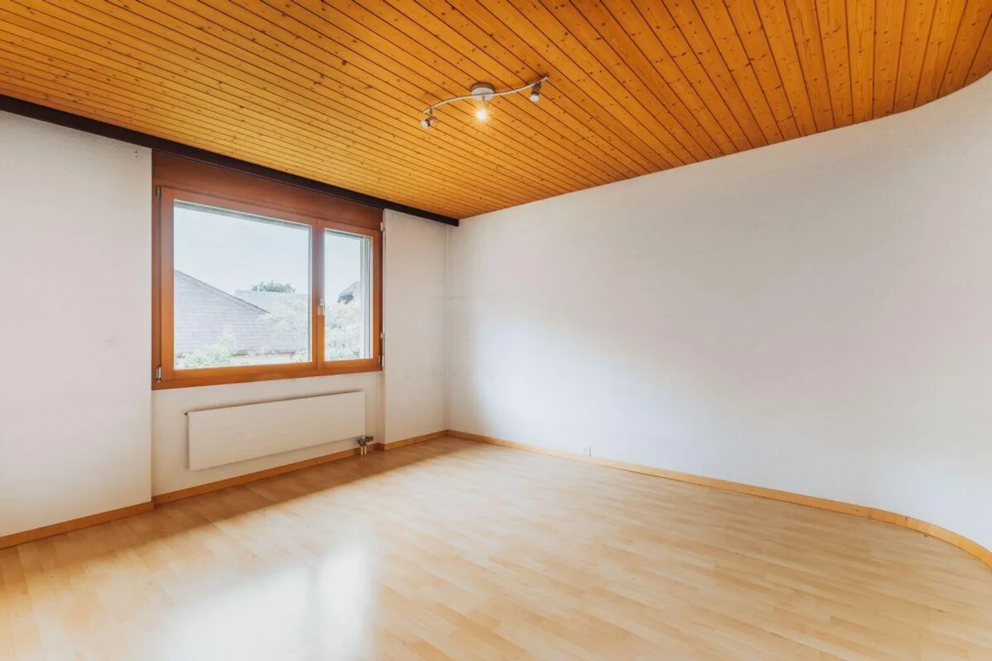 Casa bifamiliare (2x 4 stanze) in posizione tranquilla - Foto 7 di 12