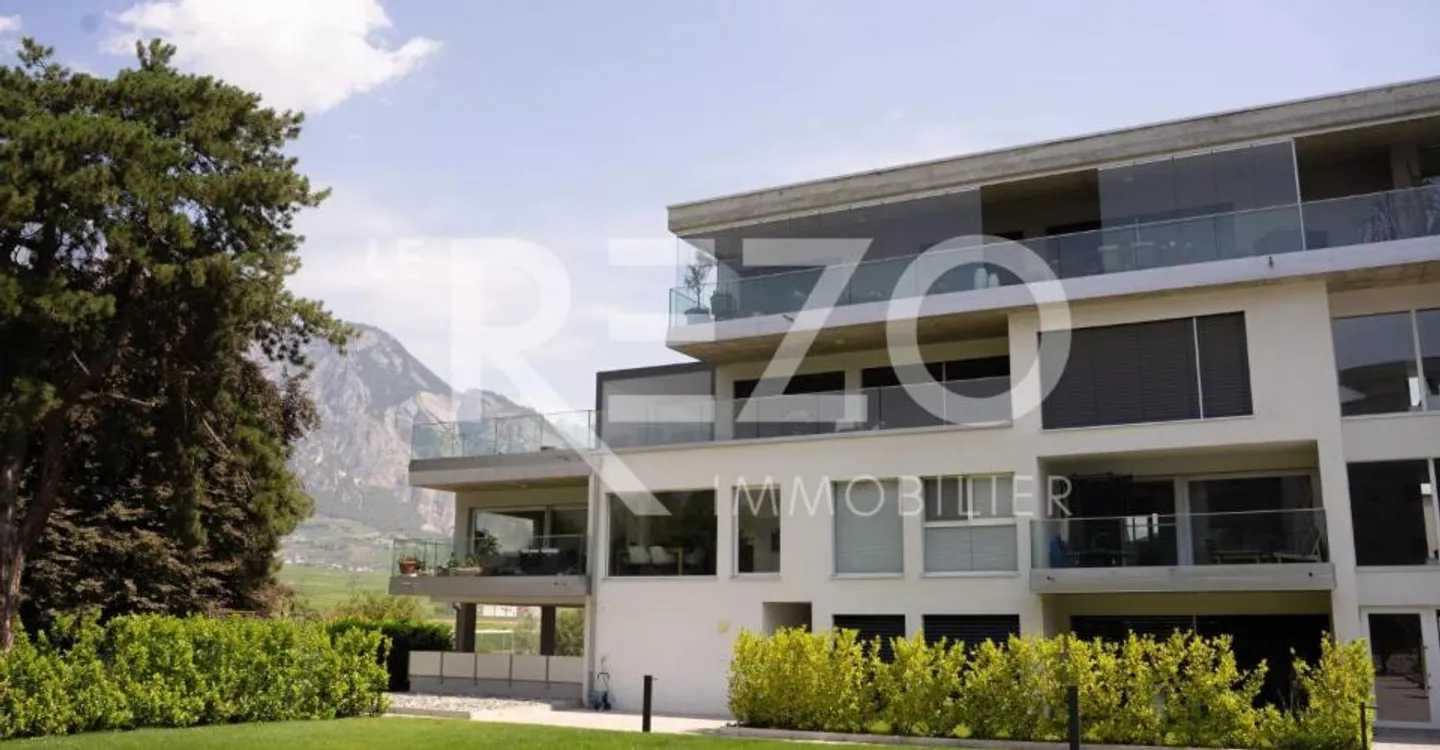 Superb modern and bright 3.5 room apartment in Riddes - Photo 1 of 12