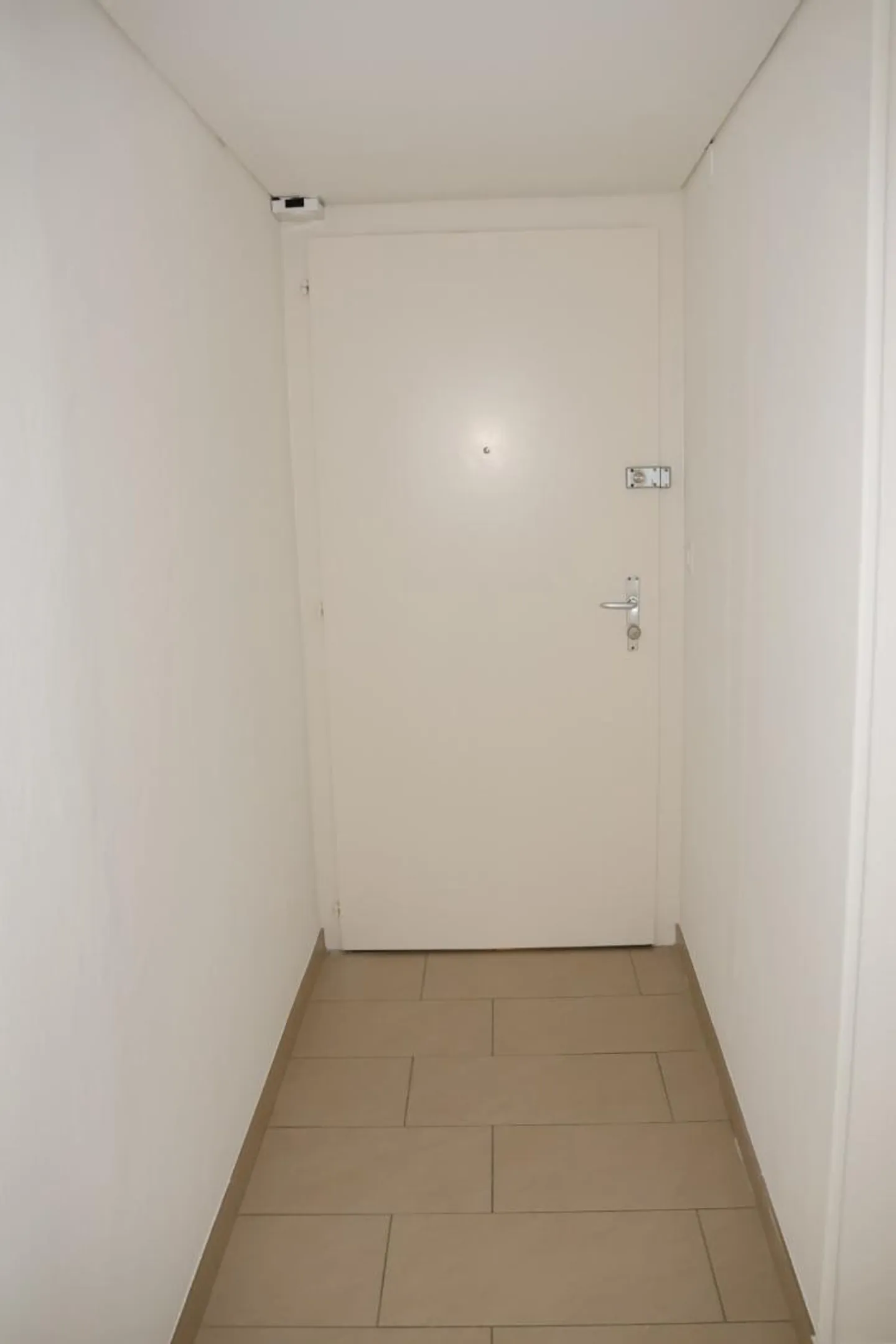 Lausanne - Avenue de Rumine 50 - 3,5-Zimmer-Wohnung im Untergeschoss - Foto 2 von 8