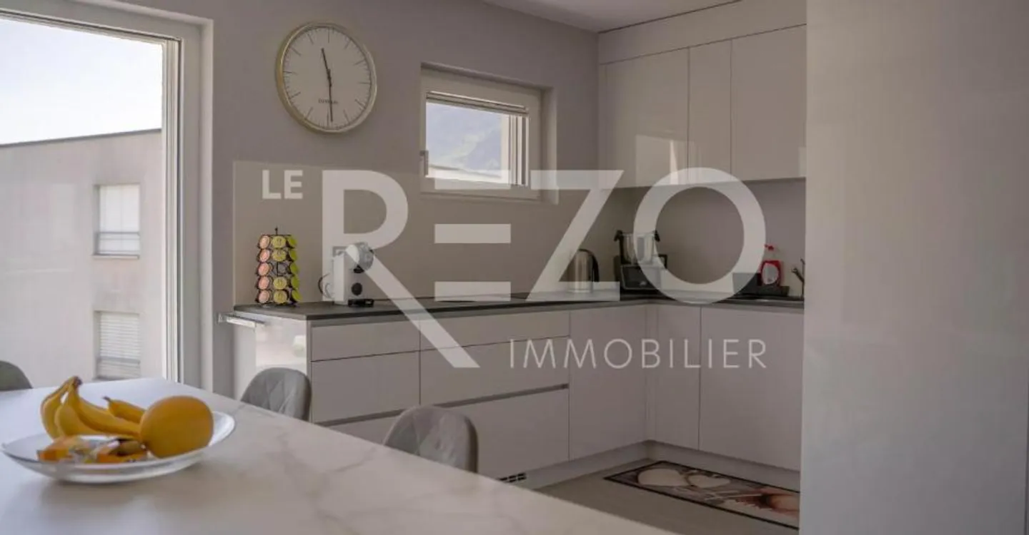 Superb modern and bright 3.5 room apartment in Riddes - Photo 5 of 12