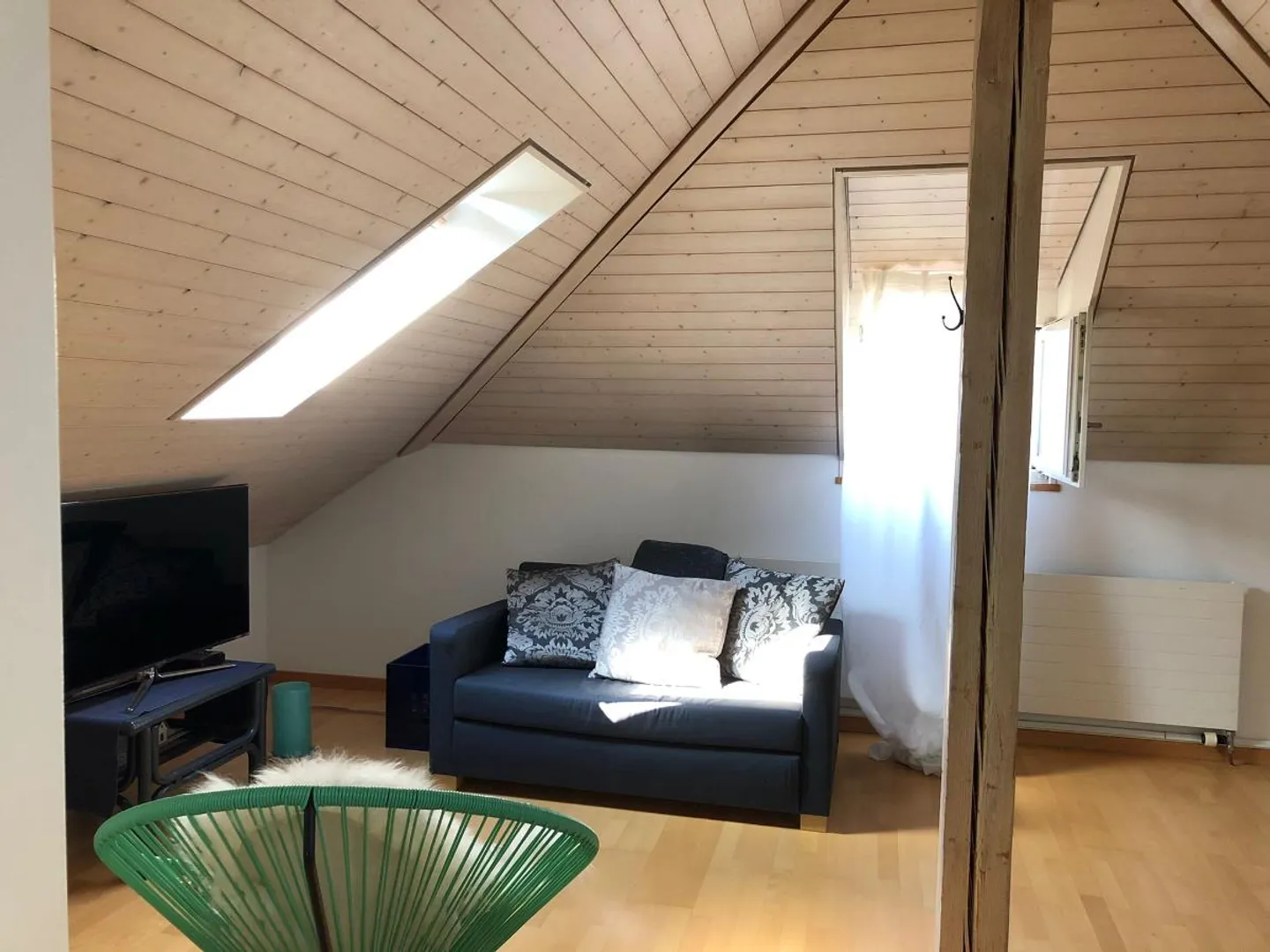 Appartement sous les combles de 1,5 pièce - Photo 1 sur 5