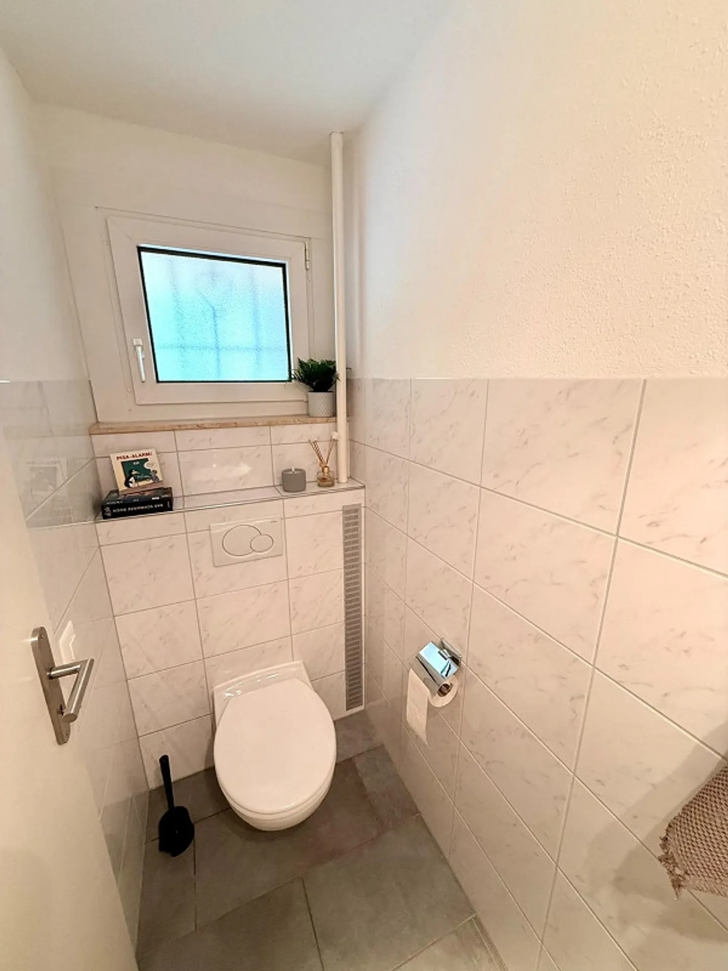 Modernized 5.5-room corner townhouse with large garden & panoramic view - Photo 8 of 13